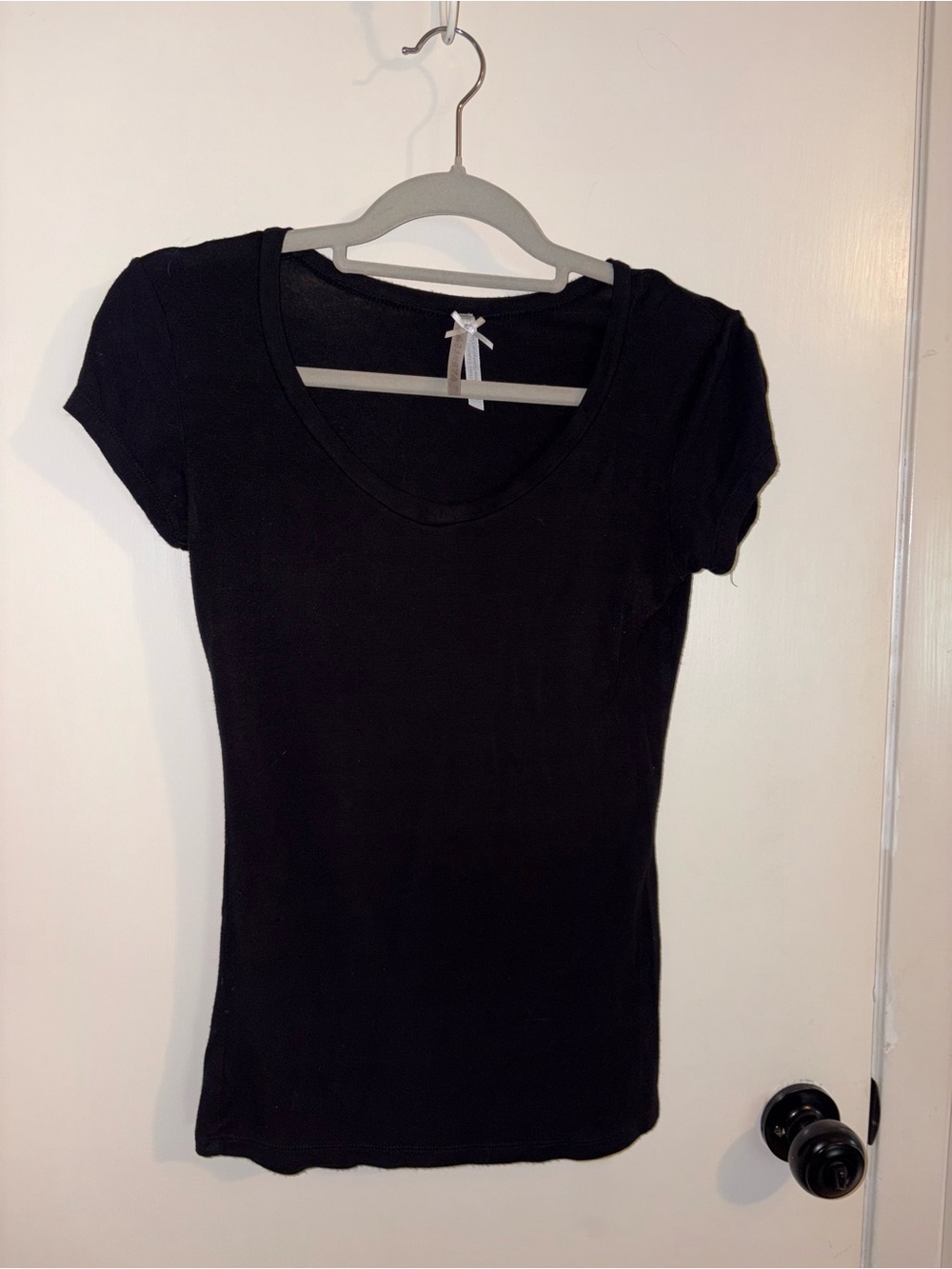 Women's Black Scoop Neck Short Sleeve Tee